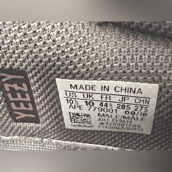 Yeezy Boost 700 V1 Mauve - Sz 10.5 - Picture 6 of 12